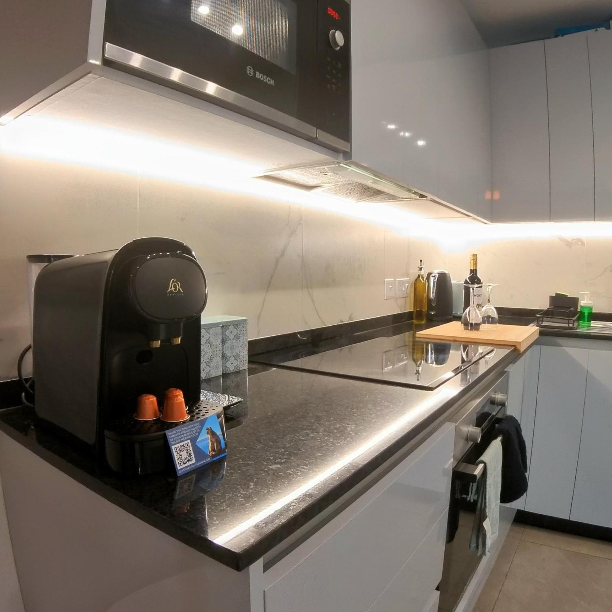 New Luxury Sunrise Oceanview Apartment In Gibraltar Buitenkant foto